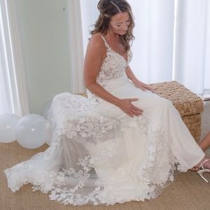 Wedding Dress, Martina Liana 1059, Ivory, Size 6